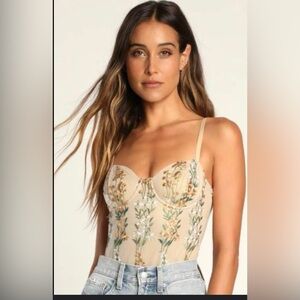 Lulu’s Embroidered Bodysuit Small